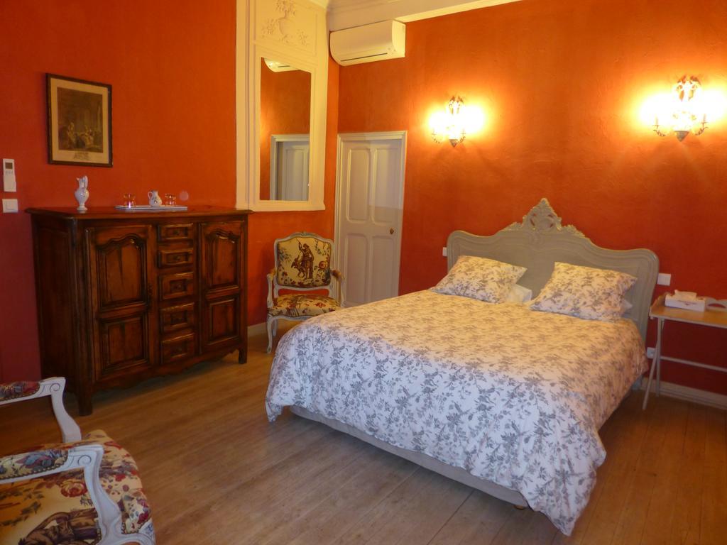 Le Vieux Bistrot Otel Cabrières-dʼAvignon Dış mekan fotoğraf