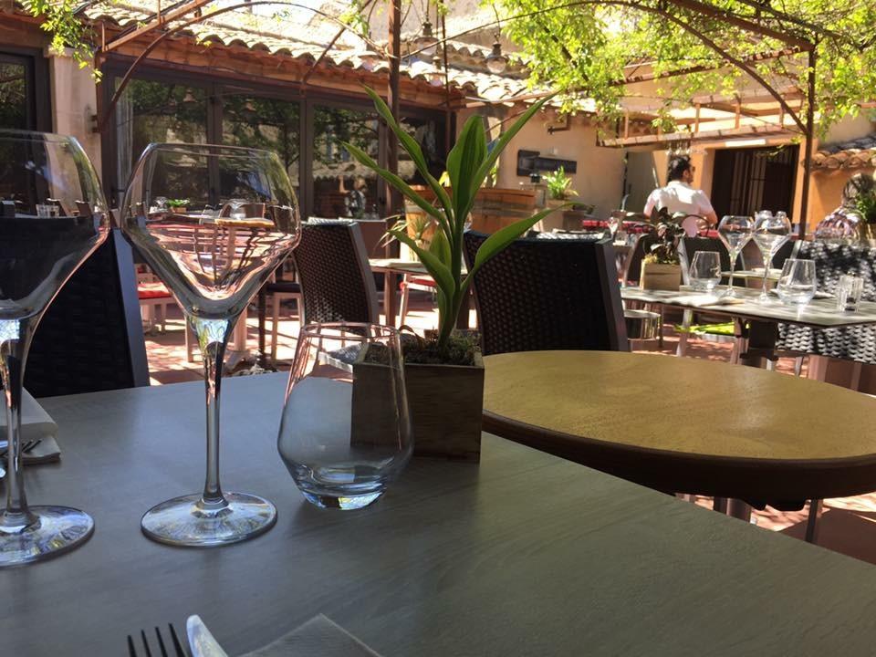 Le Vieux Bistrot Otel Cabrières-dʼAvignon Dış mekan fotoğraf
