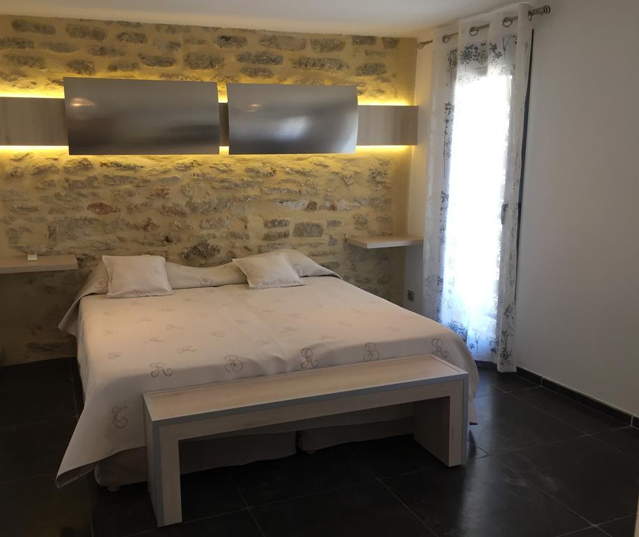 Le Vieux Bistrot Otel Cabrières-dʼAvignon Dış mekan fotoğraf