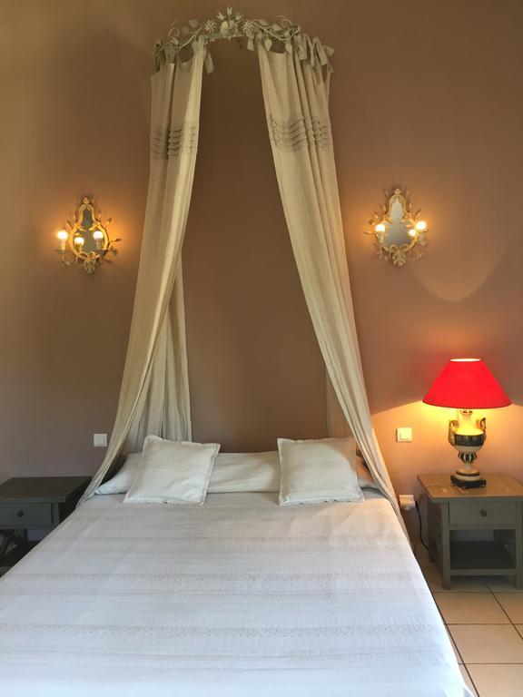 Le Vieux Bistrot Otel Cabrières-dʼAvignon Dış mekan fotoğraf