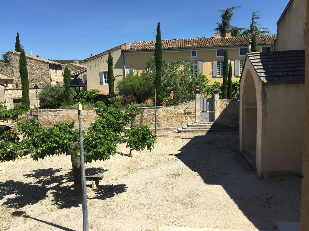 Le Vieux Bistrot Otel Cabrières-dʼAvignon Dış mekan fotoğraf