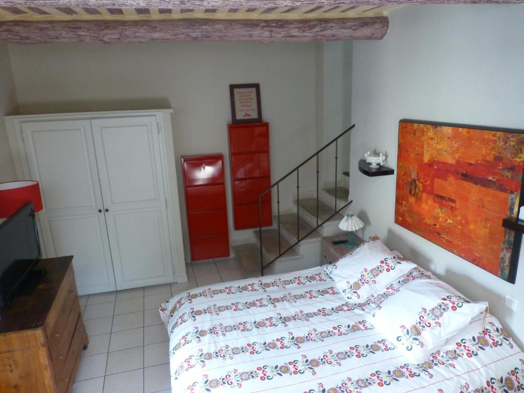 Le Vieux Bistrot Otel Cabrières-dʼAvignon Oda fotoğraf