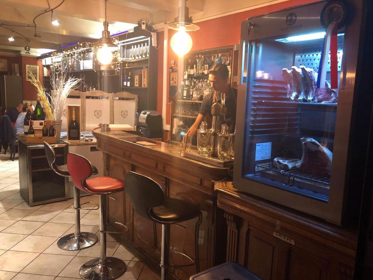 Le Vieux Bistrot Otel Cabrières-dʼAvignon Dış mekan fotoğraf
