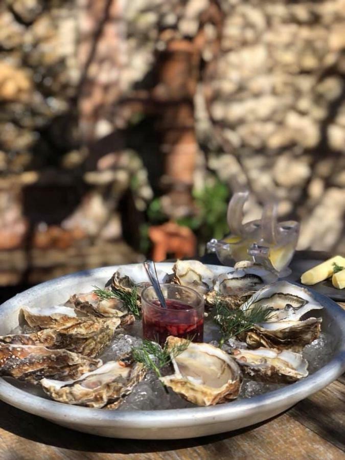Le Vieux Bistrot Otel Cabrières-dʼAvignon Dış mekan fotoğraf
