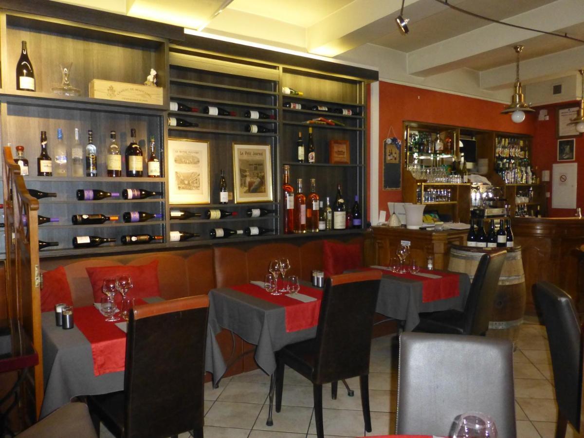 Le Vieux Bistrot Otel Cabrières-dʼAvignon Dış mekan fotoğraf