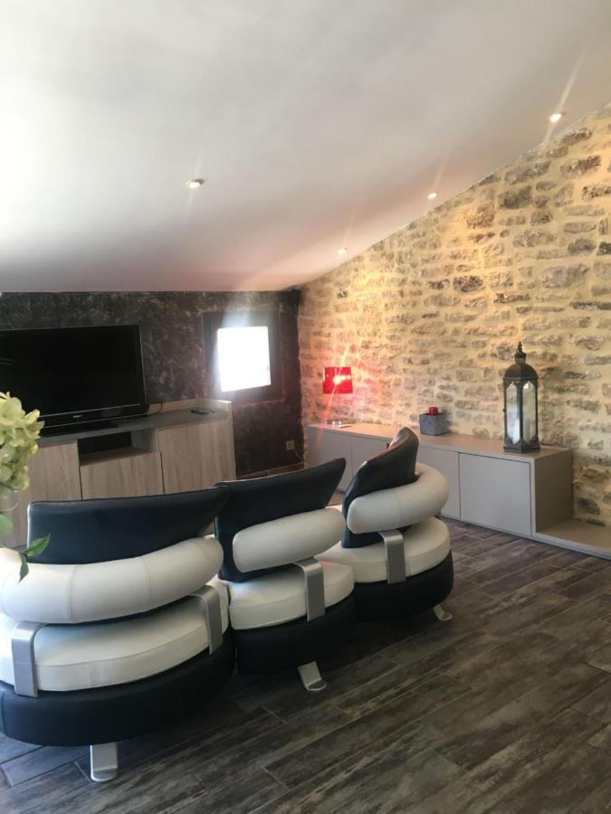 Le Vieux Bistrot Otel Cabrières-dʼAvignon Dış mekan fotoğraf
